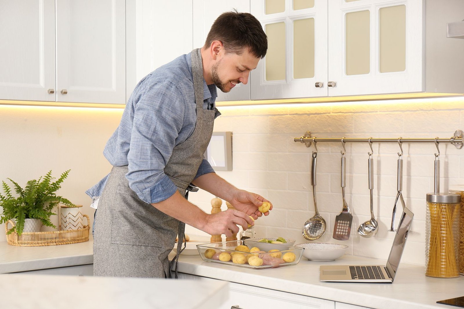 Можно ли подключить светодиодные ленты с регулируемой яркостью?